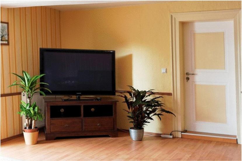 Gaststube Zum Amtskrug Guest House Salzgitter Exterior foto